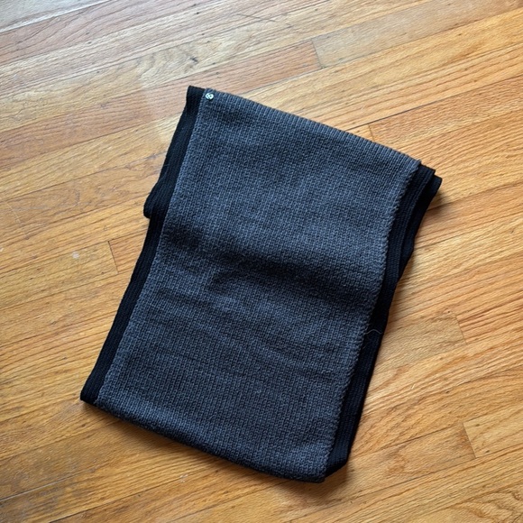 lululemon athletica Accessories - Lululemon wool knit scarf